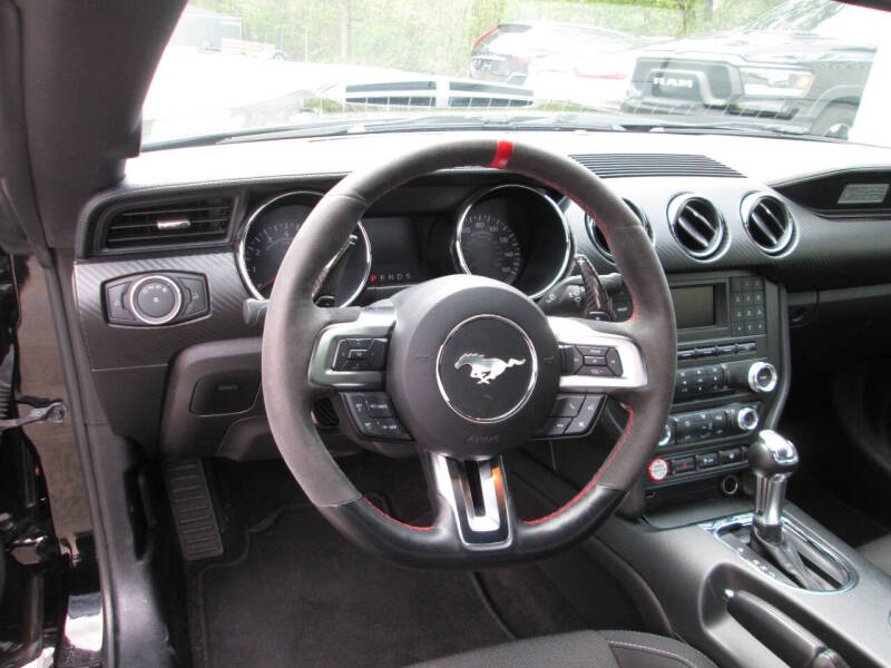 2017 Ford Mustang V6