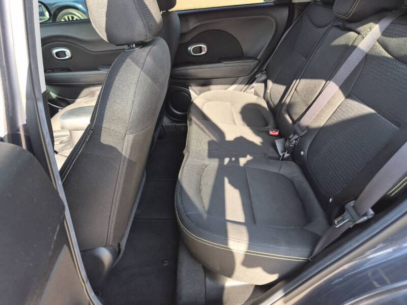 2016 Kia Soul +