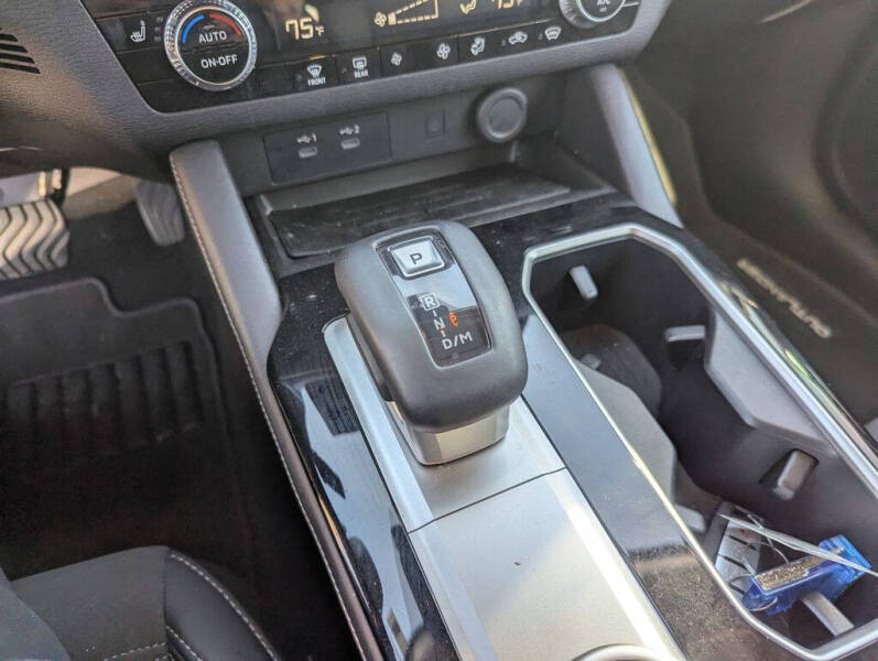 2025 Mitsubishi Outlander SE