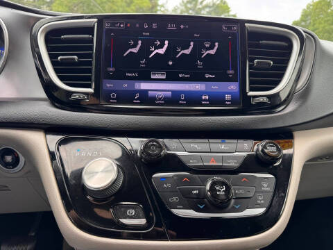 2022 Chrysler Pacifica Touring L