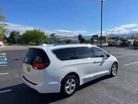 2017 Chrysler Pacifica Touring-L Plus