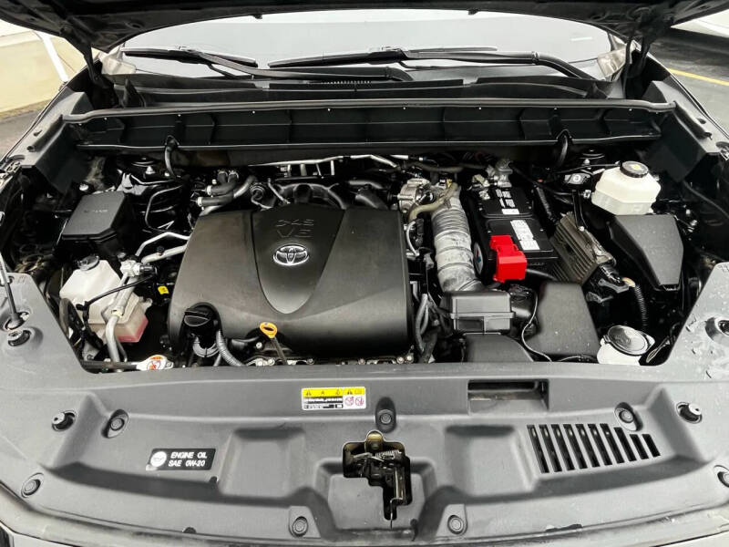 2020 Toyota Highlander LE