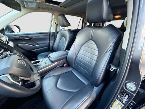 2022 Toyota Highlander Hybrid XLE