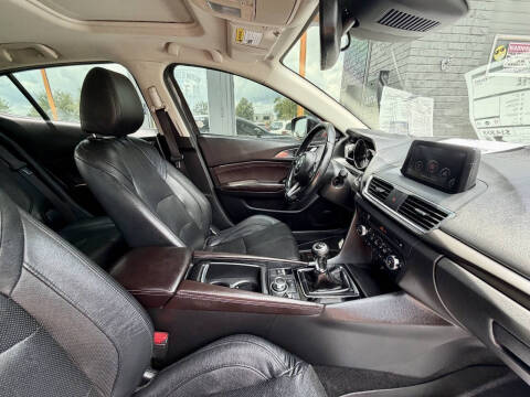 2017 Mazda MAZDA3 Grand Touring