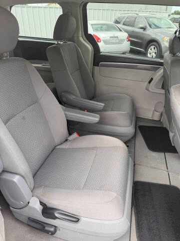 2012 Volkswagen Routan S