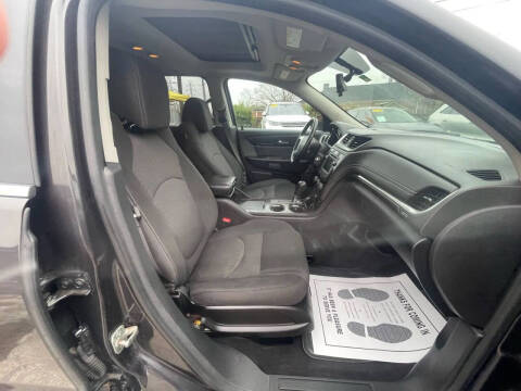 2017 Chevrolet Traverse LT