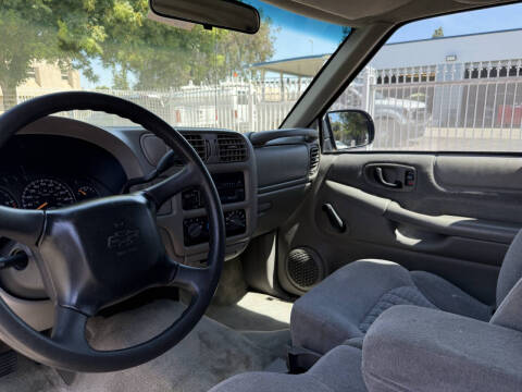2002 Chevrolet Blazer LS
