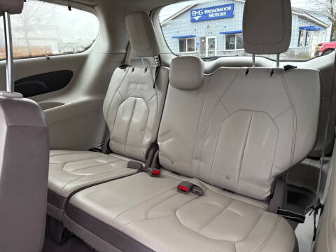2017 Chrysler Pacifica Touring-L