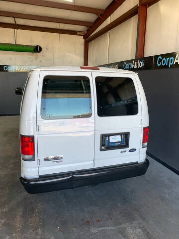 2013 Ford E-Series E-350 SD XLT
