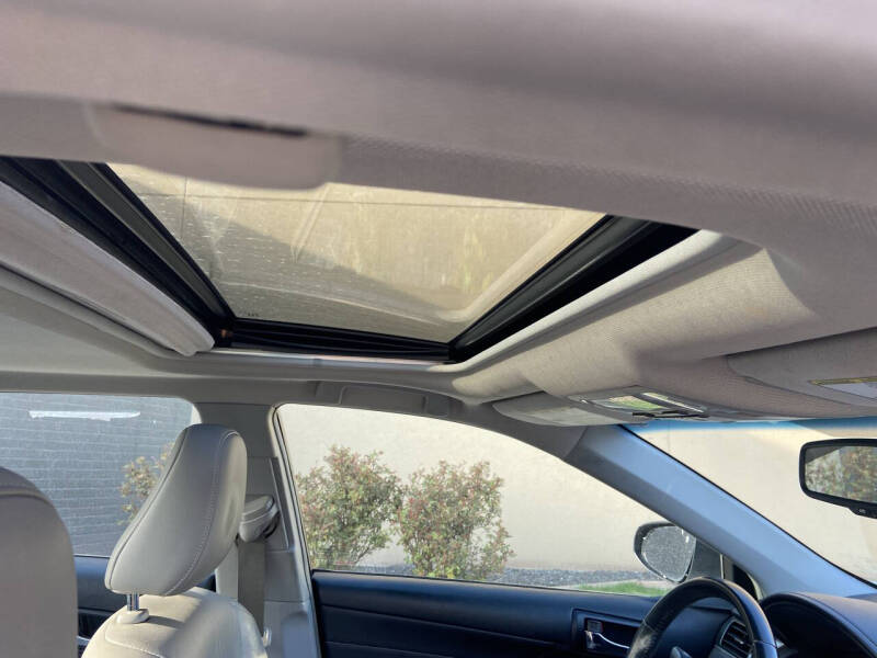 Image 9 of 2013 Toyota Camry XLE