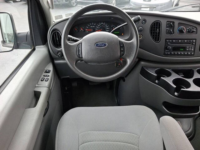 2008 Ford E-Series E-350 SD XLT