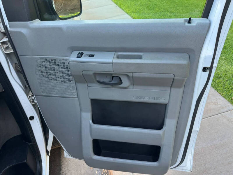 2014 Ford E-Series E-150 XLT