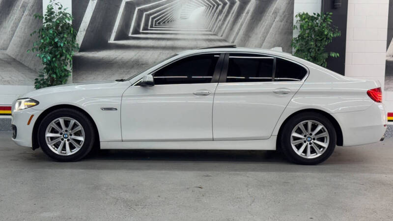 2016 BMW 5 Series 528i