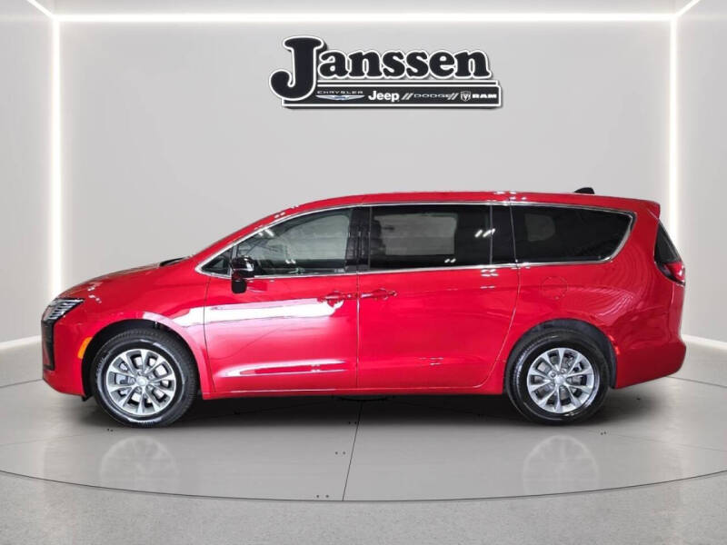 2027 Chrysler Pacifica Select