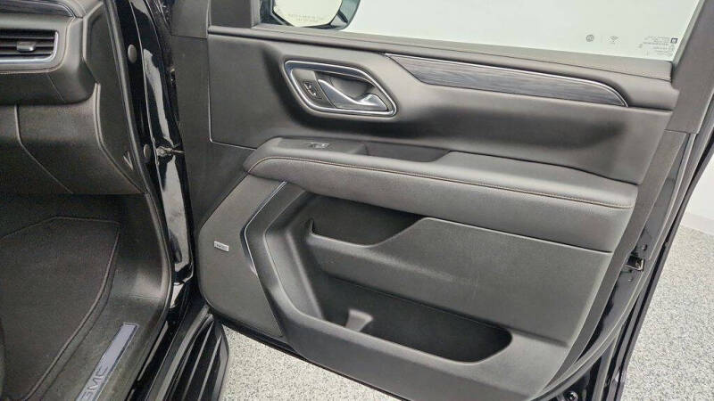 2022 GMC Yukon XL SLT