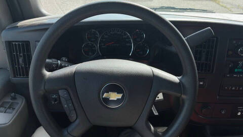 2025 Chevrolet Express 2500