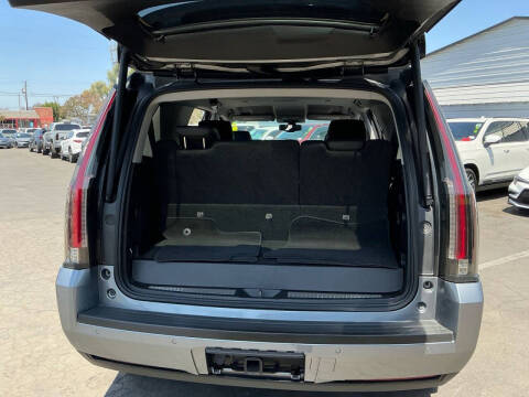 2020 Cadillac Escalade Standard
