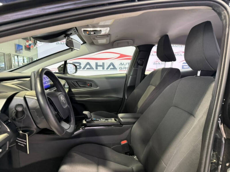 2025 Toyota Prius LE