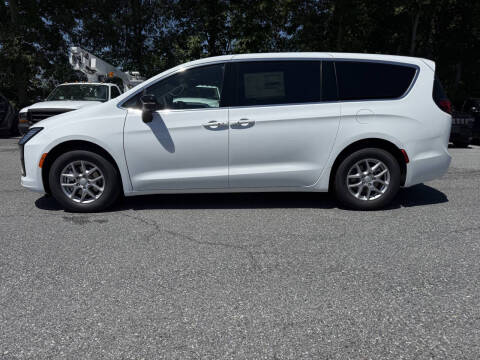 2027 Chrysler Pacifica Select