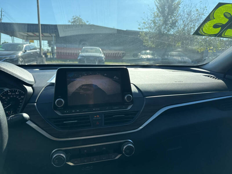 2023 Nissan Altima 2.5 SV