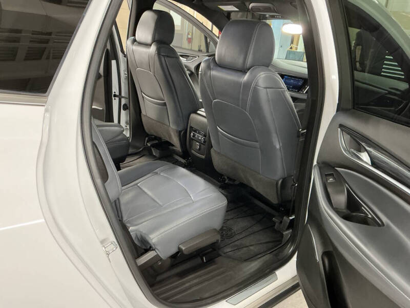 2022 Buick Enclave Essence