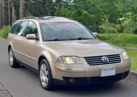 2002 Volkswagen Passat for sale at CLEAR CHOICE AUTOMOTIVE in Milwaukie OR