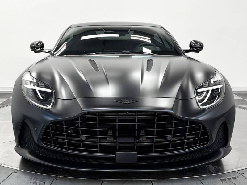 2025 Aston Martin DB12 V8