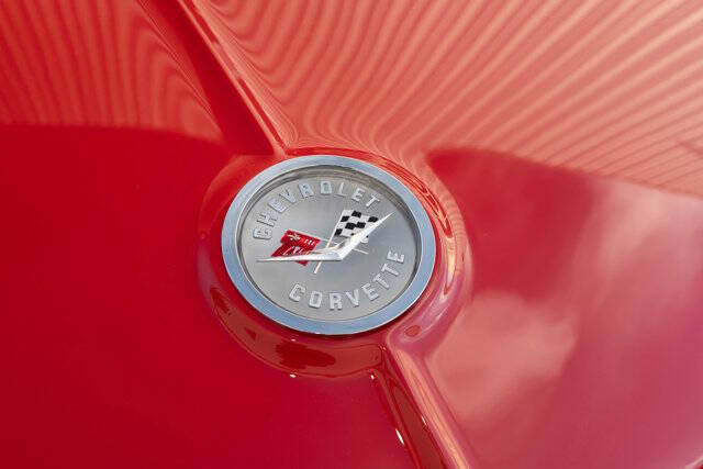 1962 Chevrolet Corvette 38
