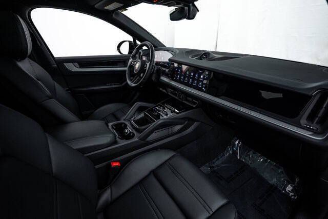 2025 Porsche Cayenne Coupe