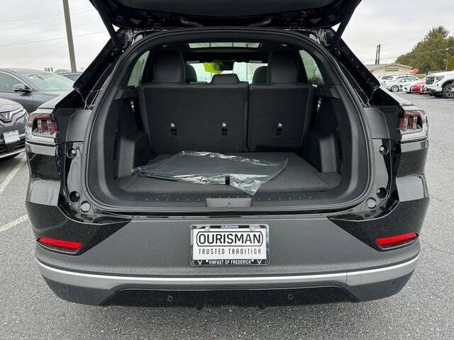 2025 VinFast VF8 Plus