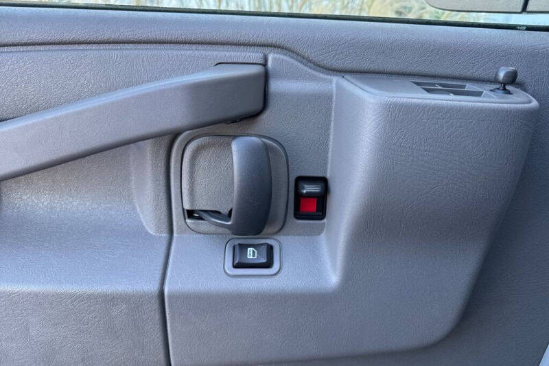 2025 GMC Savana 2500