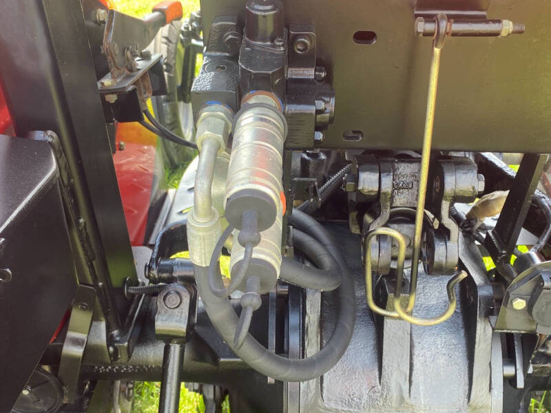 2010 Massey Ferguson 2605