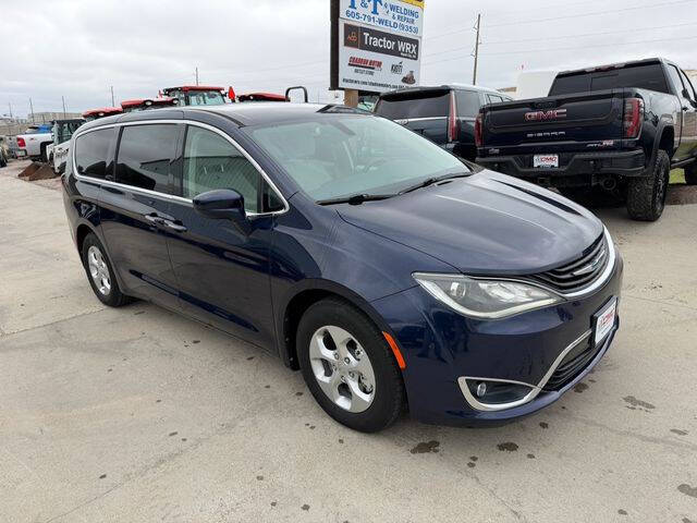 2017 Chrysler Pacifica Hybrid Touring Plus