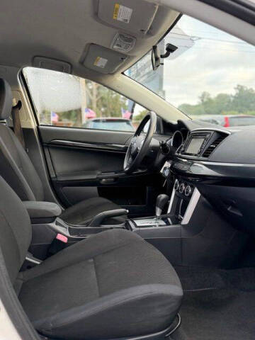 2017 Mitsubishi Lancer ES