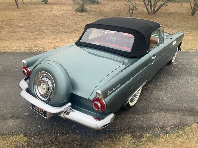 1956 Ford Thunderbird
