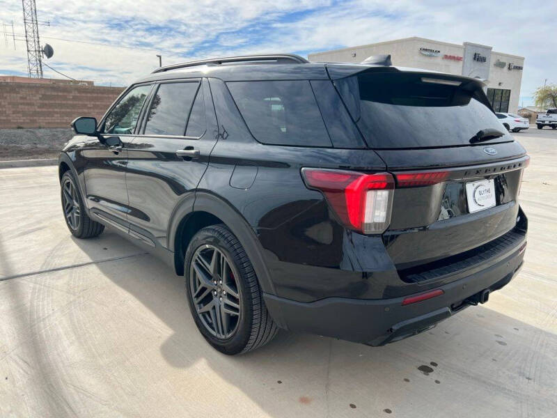 2025 Ford Explorer ST-Line