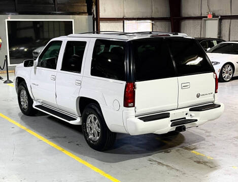 2000 Cadillac Escalade