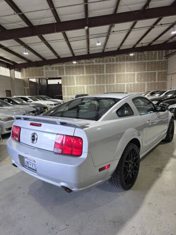 2006 Ford Mustang GT Deluxe