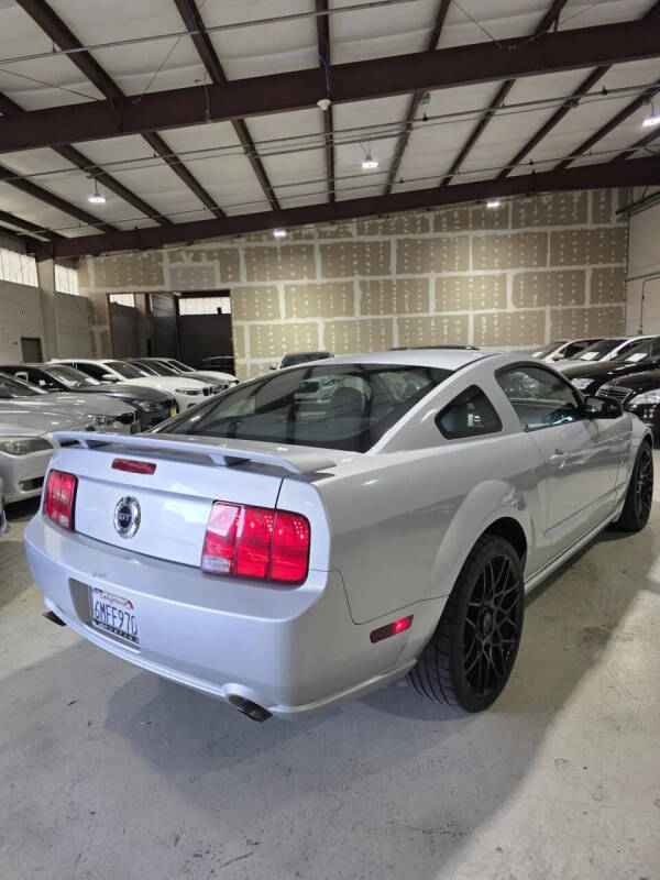 2006 Ford Mustang GT Deluxe