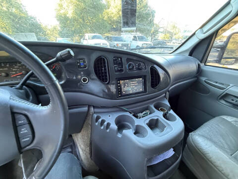 2008 Ford E-Series E-250 SD