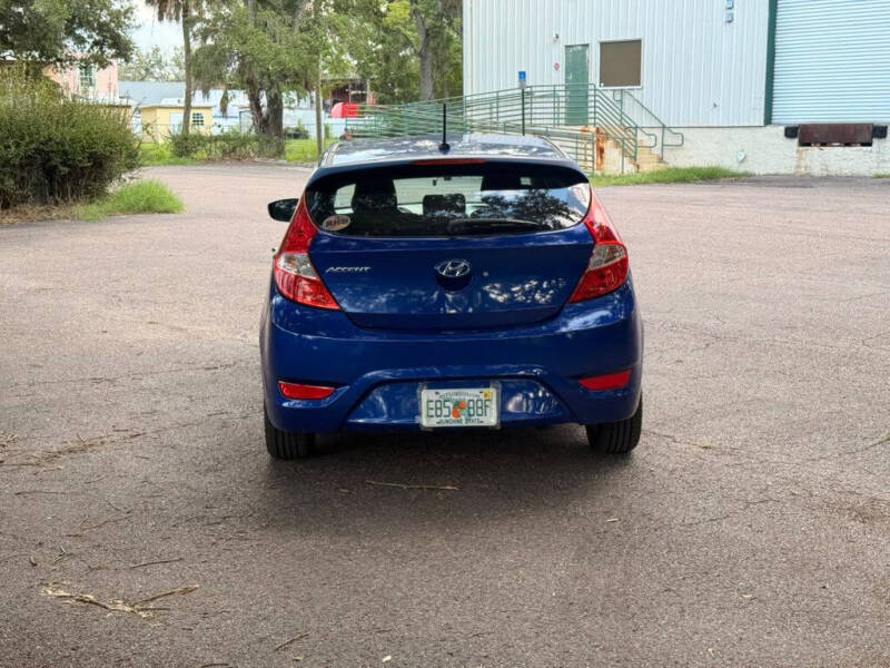 2013 Hyundai Accent SE