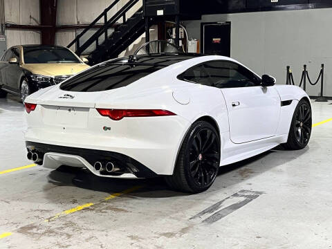 2016 Jaguar F-TYPE R