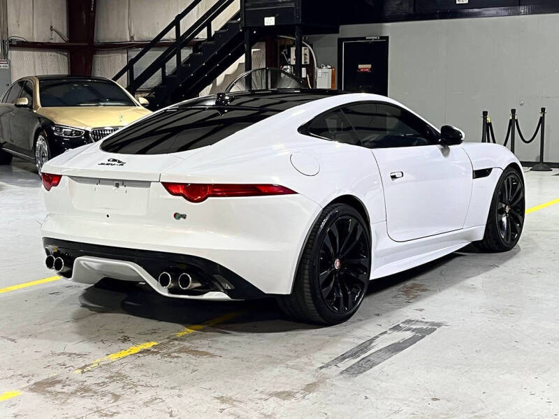 2016 Jaguar F-TYPE R