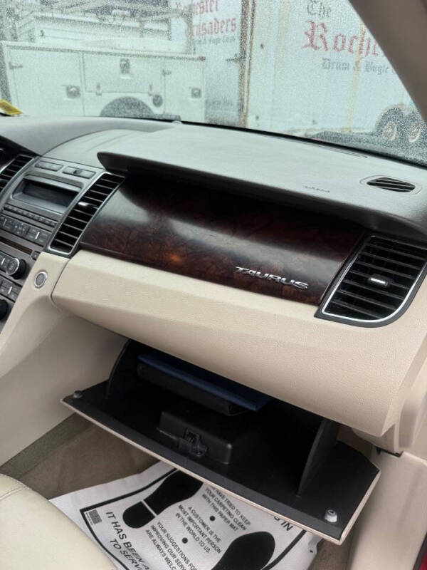 2012 Ford Taurus SEL