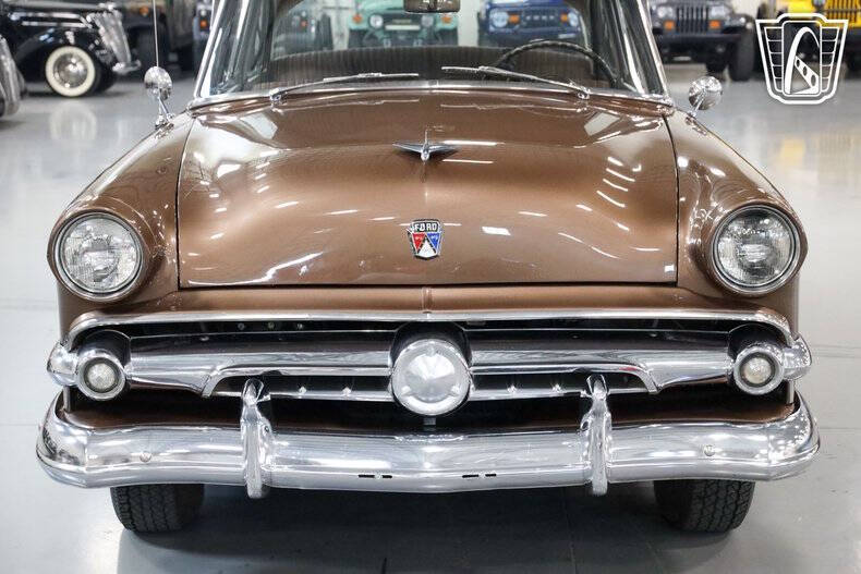 1954 Ford Crestline