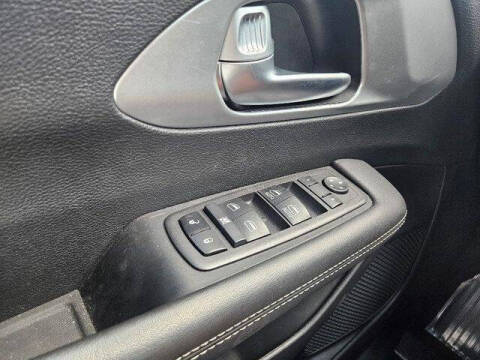 2024 Chrysler Pacifica Touring
