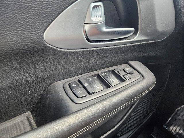 2024 Chrysler Pacifica Touring