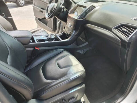 2020 Ford Edge Titanium