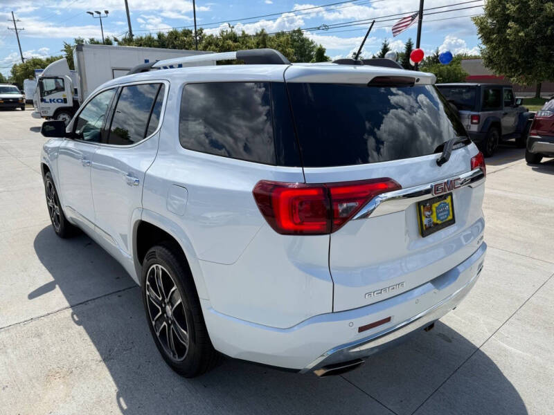 2017 GMC Acadia Denali