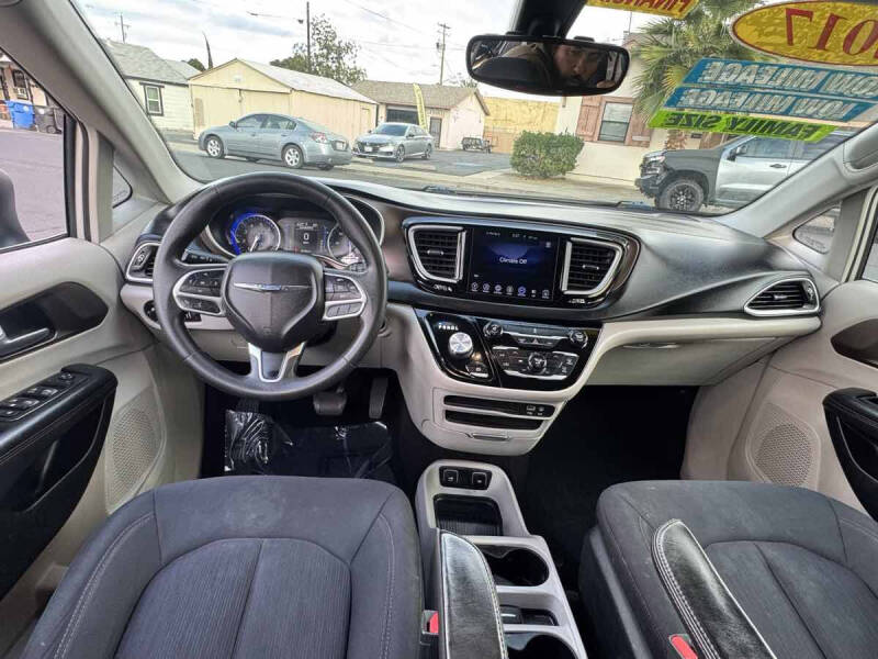 2017 Chrysler Pacifica Touring